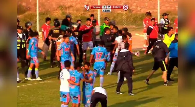 Descomunal bronca en el estadio Nogalpampa de Urubamba