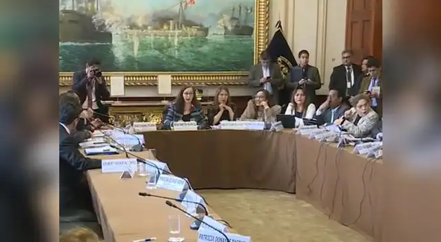 Debate de predictamen que recomienda archivar adelanto de elecciones