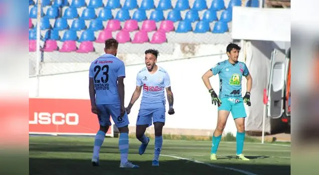   Souza celebra su gol con Carando. FOTO: Melissa Valdivia