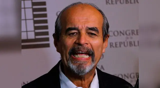 El parlamentario del Apra, Mauricio Mulder, calificó de 'tonto' a Salvador del Solar por su papel como Presidente del Consejo de Ministros