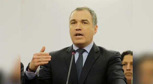 El primer ministro Salvador del Solar llegó al Congreso para presentar documento