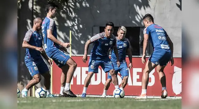 Christian Cueva viene siendo duramente criticado, luego de que protagonizara una pelea con un hincha dentro de una discoteca