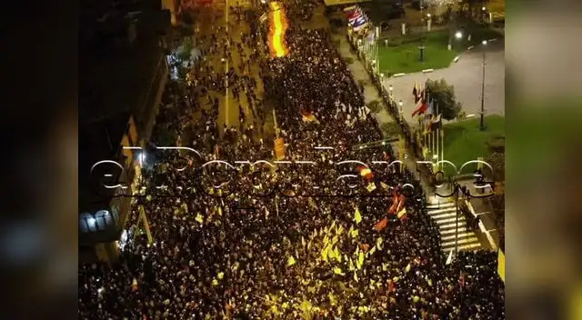 Ciudadanos salen a marcha en apoyo al presidente Ciudadanos salen a marcha en apoyo al presidente