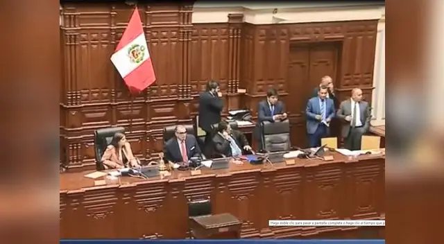 Martín Vizcarra anunció la disolución del Congreso 