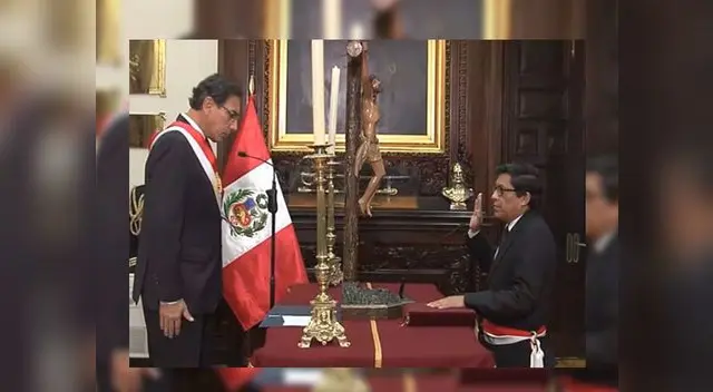 Martín Vizcarra juramentó al nuevo jefe del Gabinete, Vicente Zeballos Martín Vizcarra juramentó al nuevo jefe del Gabinete, Vicente Zeballos