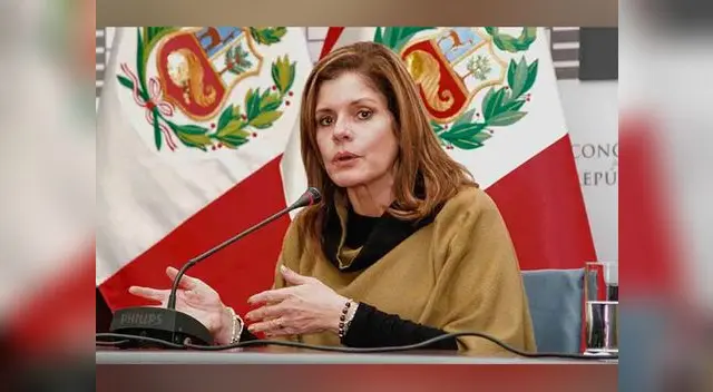 Mercedes Aráoz asume presidencia interina del Perú, tras aprobación de vacancia presidencial en Congreso