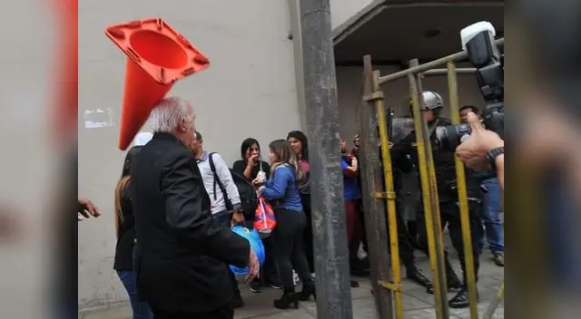 También sufrió agresión verbal También sufrió agresión verbal