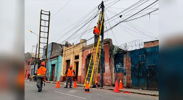 Personal retiró y removio los cables expuestos en los posrtes. Personal retiró y removio los cables expuestos en los posrtes.