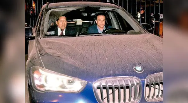 Héctor Becerril transfiere sus bienes