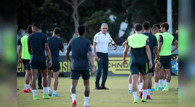 Hace tres partidos que Brasil no sabe lo que es ganar hoy juega con Nigeria Hace tres partidos que Brasil no sabe lo que es ganar hoy juega con Nigeria