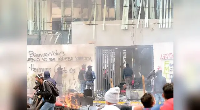 Ordenan toque de queda en Quito