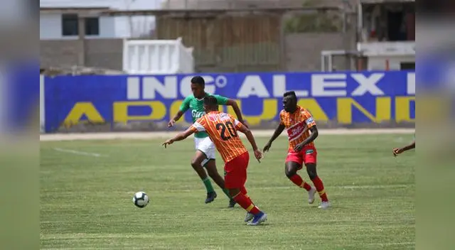 Atlético Grau goleó 5 a 2  Los Caimanes y lo mandó al descenso. FOTO: Bryan Rubio