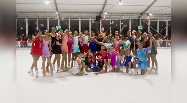 Pilar Nuñez Danjoy, presidente de la Federación Peruana de Patinaje sobre hielo contenta con el torneo