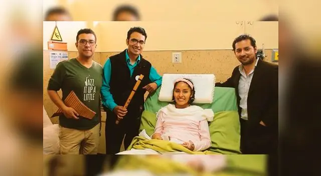 Músicos voluntarios regalan melodías clásicas y sonrisas a pacientes