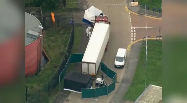 Hallan 39 cadáveres en el interior de un camión en Inglaterra Hallan 39 cadáveres en el interior de un camión en Inglaterra