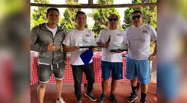 Christian con sus compañeros en plena celebración Christian con sus compañeros en plena celebración