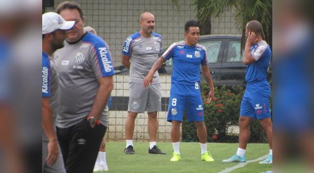 Christian Cueva volvió a entrenar con Santos Christian Cueva volvió a entrenar con Santos