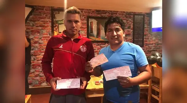 La rifa cuesta 100 soles además de auto se sorteará una moto, TV y otros premios mas