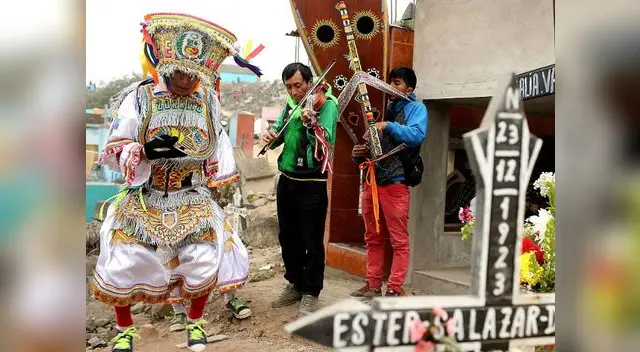 En esta fecha se cree que los ancentros y seres queridos visitan la Tierra.
