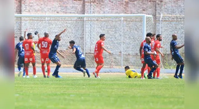 Esta perdiendo 2-0, pero reacciona Cienciano y da vuelta al partido 4-2. FOTO: Clinton Medina