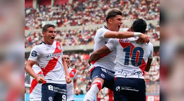 Universitario vs. Municipal: ediles golearon a cremas y lo dejaron en el segundo lugar