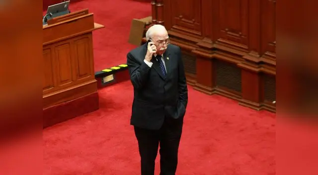 No lo quieren más. Carlos Tubino presentó su renuncia irrevocable a Fuerza Popular