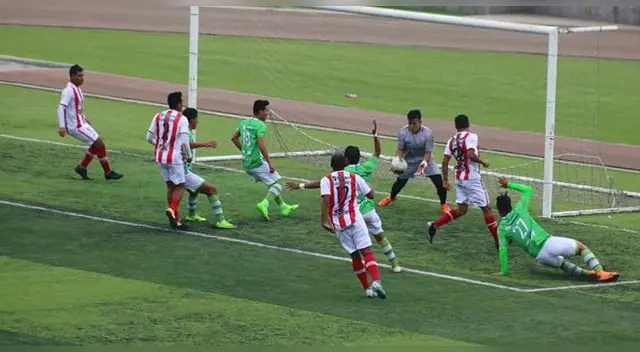 Comerciantes sorprendió y derrotó 4 a 2 al Nacional FC de Arequipa. FOTO: César Eugenio Condori Comerciantes sorprendió y derrotó 4 a 2 al Nacional FC de Arequipa. FOTO: César Eugenio Condori