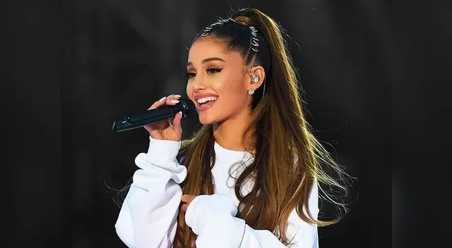 Ariana Grande y sus vestimentas siempre llaman la atención