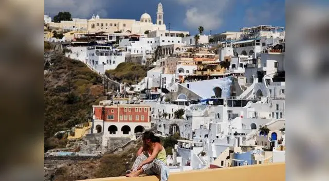 El viaje es para una persona y su acompañante. 