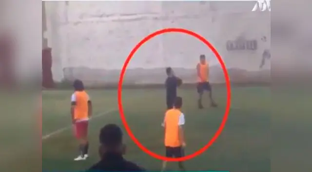 Christian Cueva se "relaja" pichangeando en su barrio de Trujillo