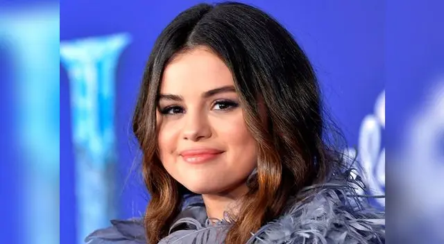 Selena Gómez deslumbro en la alfombra roja junto a su hermana menor