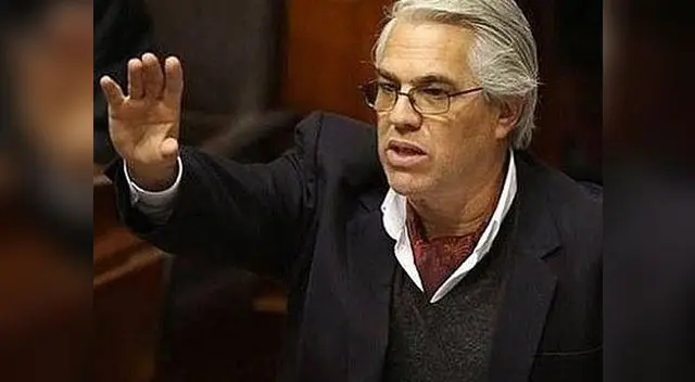 Gino Costa es representante de la Comisión Permanente. Gino Costa es representante de la Comisión Permanente.