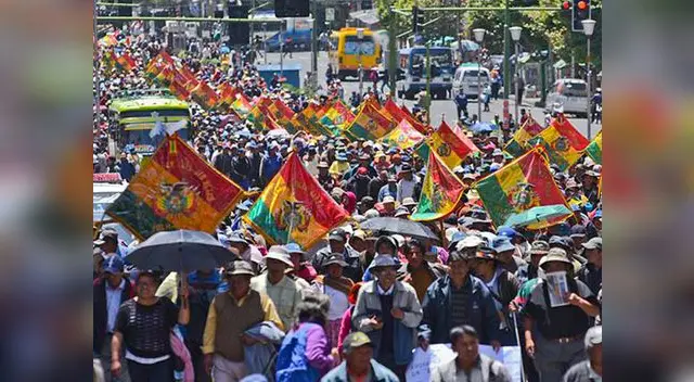 Nuevas concentraciones se registran esta mañana en la Paz por el mandato de Jeanine Áñez Nuevas concentraciones se registran esta mañana en la Paz por el mandato de Jeanine Áñez