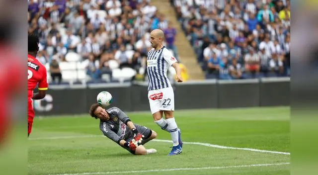 Federico Rodríguez pone el primer gol de Alianza Lima . FOTO: LIBERO