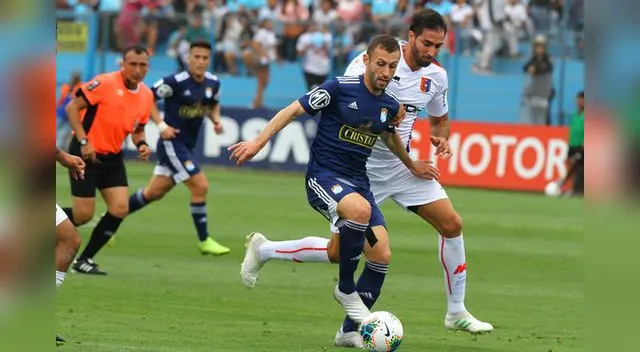 Horacio Calcaterra fue el autor del primer gol de Cristal. FOTO: LIBERO Horacio Calcaterra fue el autor del primer gol de Cristal. FOTO: LIBERO