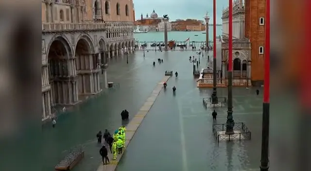 El agua desciende en Venecia pese a nuevas inundaciones El agua desciende en Venecia pese a nuevas inundaciones