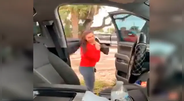 Tendencia. Joven quiere sacar la basura, pero todo le sale mal 