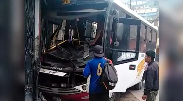 Bus de la empresa Roma colisiona contra vivienda en San Juan de Lurigancho Bus de la empresa Roma colisiona contra vivienda en San Juan de Lurigancho