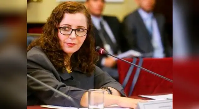 Rosa Bartra se aferra al Poder