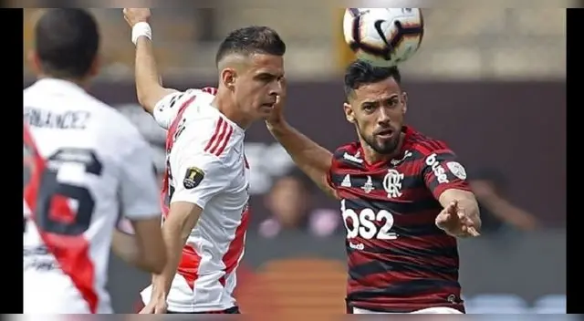 Flamengo vence 2-1 a River Plate Flamengo vence 2-1 a River Plate