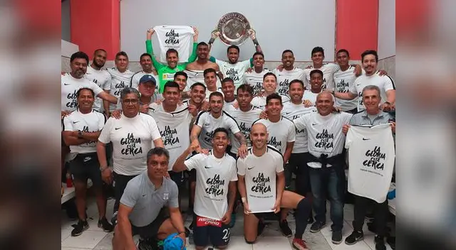 El equipo de La Victoria celebra un nuevo título de la mano de Pablo Bengoechea