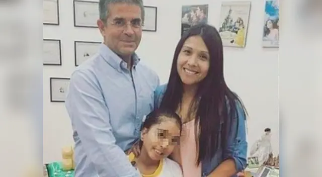 Valentina Carmona Rodríguez es la única hija del matrimonio de Tula Rodríguez y Javier Carmona. Valentina Carmona Rodríguez es la única hija del matrimonio de Tula Rodríguez y Javier Carmona.