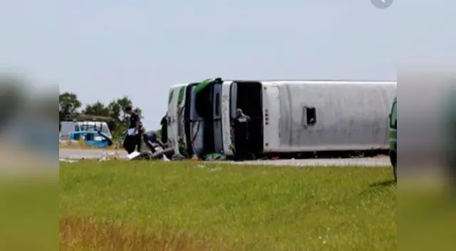 Bus se volcó y dejo dos niñas muertas y 10 heridos en Arrgentina