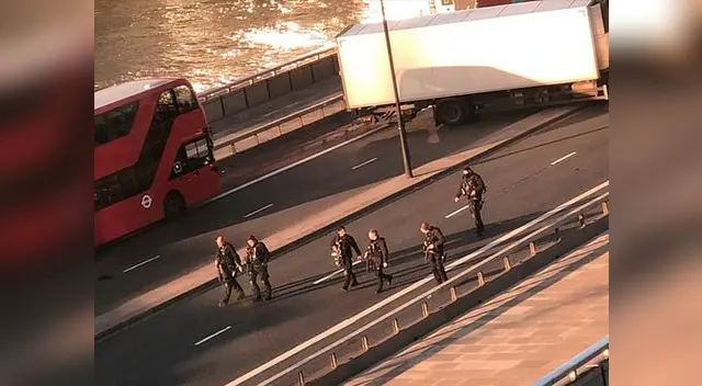 Cierran puente de Londres por tiroteo en Autobús Cierran puente de Londres por tiroteo en Autobús