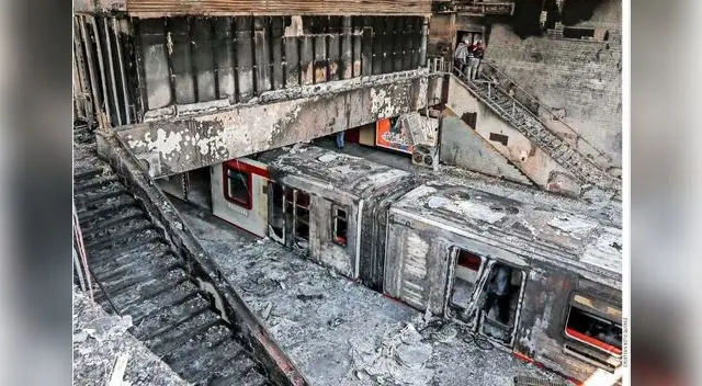 La noche del 18 de octubre una furiosa masa de ciudadanos, totalmente descontrolados redujeron siete estaciones del metro, otras 25 fueron incendiadas 
