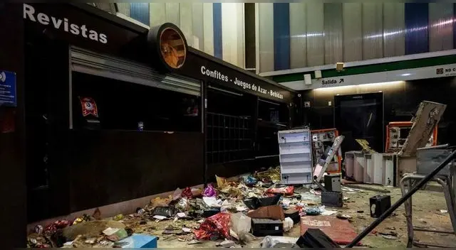 Chilenos siguen invadiendo las calles durante las últimas semanas para exigir cambios al sistema de pensiones, mejores salarios y profundas reformas al modelo económico y político