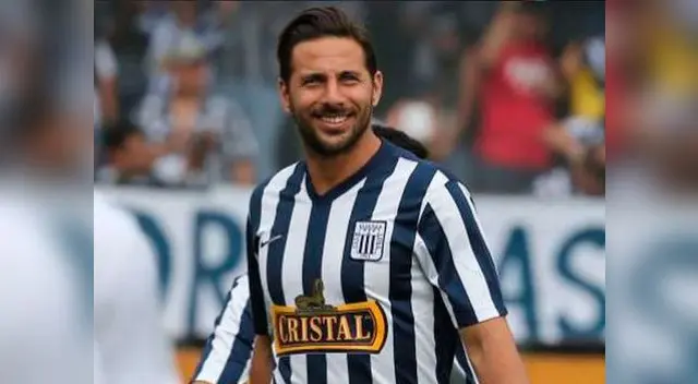 Claudio Pizarro, con 41 años, renovó por una temporada más con el Werder Bremen