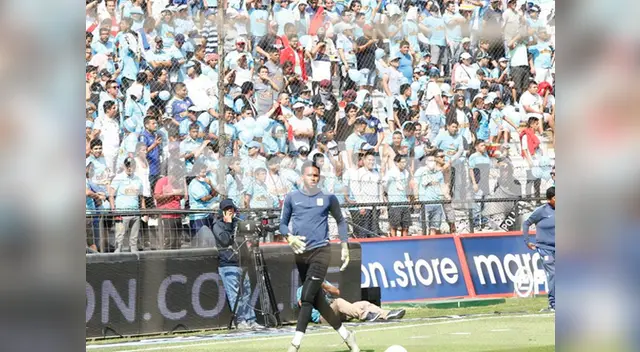Pedro Gallese recibió el respaldo del hincha 'blanquiazul'. / Foto: Félix Contreras