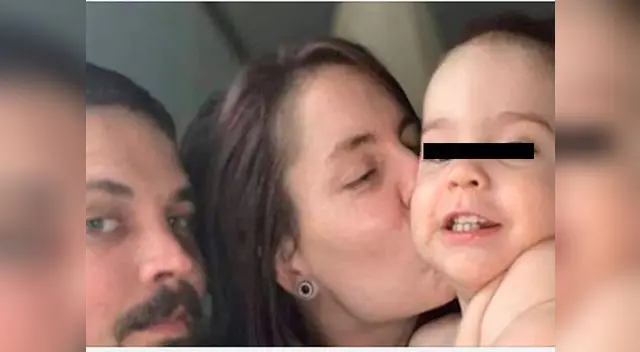 ¡No lo logró! Bebé quiso salvar a su perrito de un incendio, pero murieron ambos