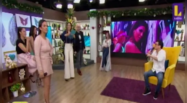 Daniela Darcourt visitó el set de ‘Mujeres al mando’ Daniela Darcourt visitó el set de ‘Mujeres al mando’